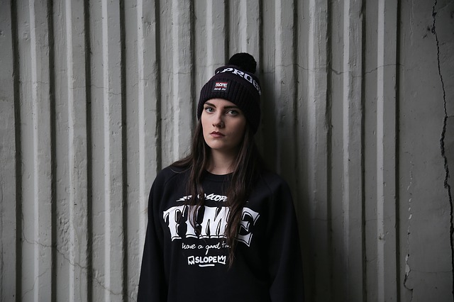 Dziewczyna w stylu SWAG